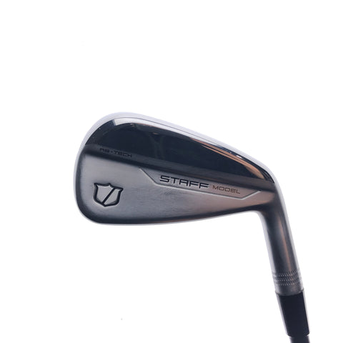 Used Wilson Staff RB Utility 2 Hybrid / 18 Degrees / X-Stiff Flex